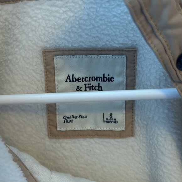Abercrombie & Fitch Asymmetrical Snap Up Fleece Sweatshirt White and Tan Small - Picture 9 of 16